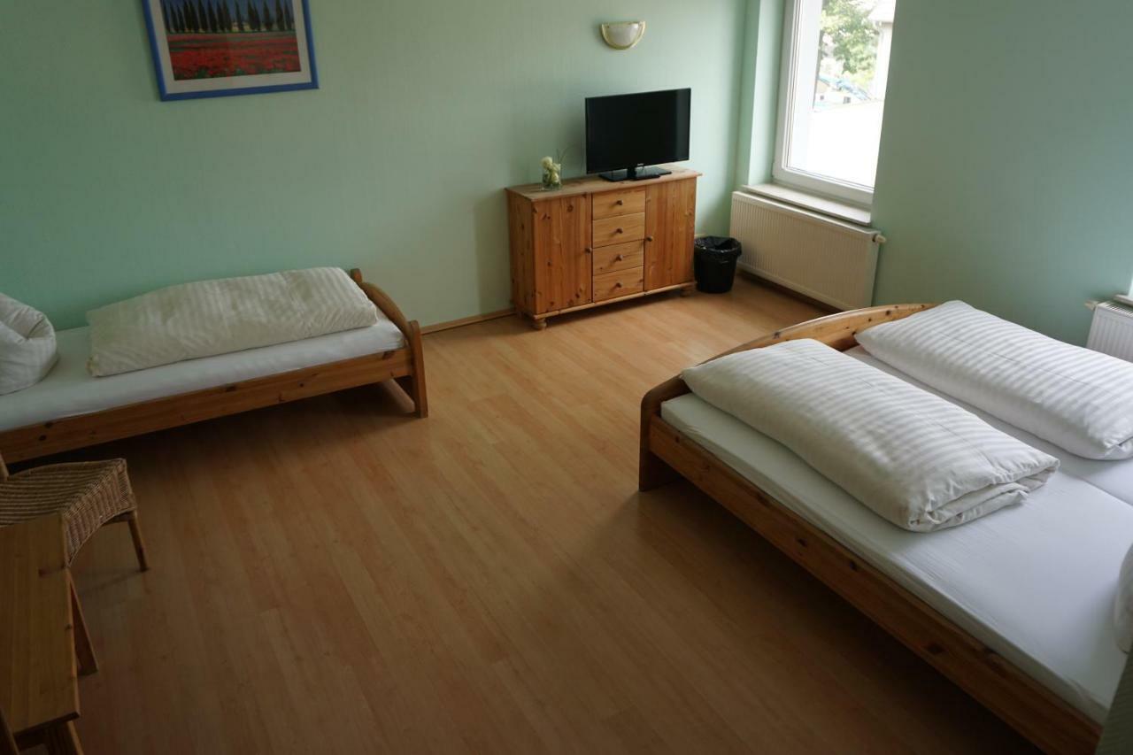 Hotel Am Bahnhof Waren  Luaran gambar