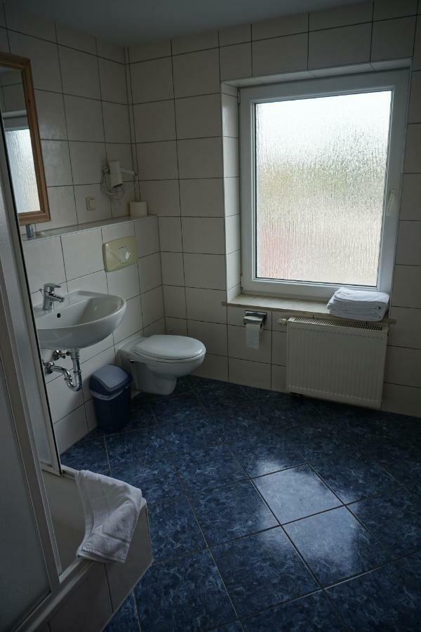 Hotel Am Bahnhof Waren  Luaran gambar